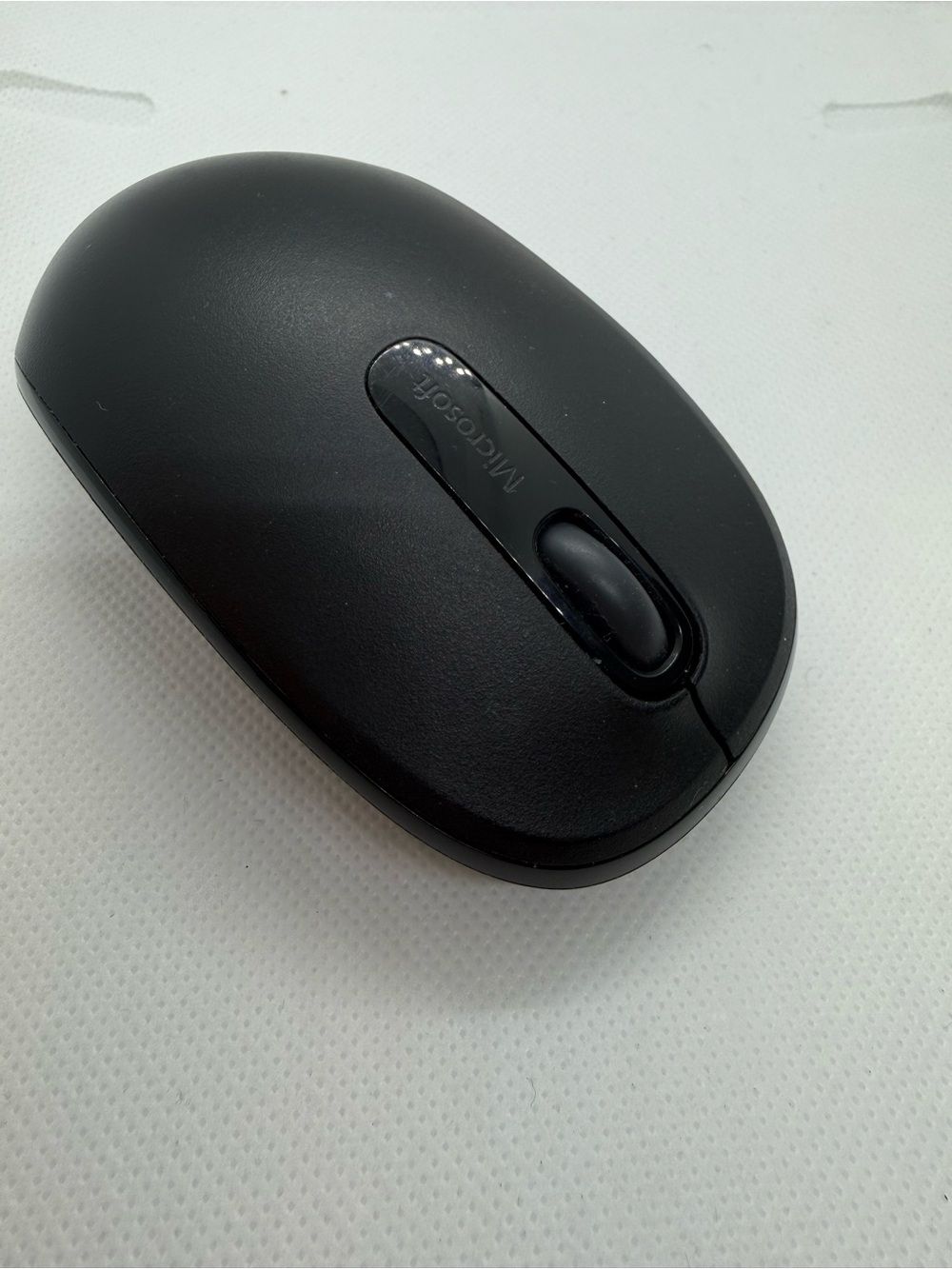 Microsoft Black Wireless Mobile Mouse 1850 - Compact Ergonomic Design